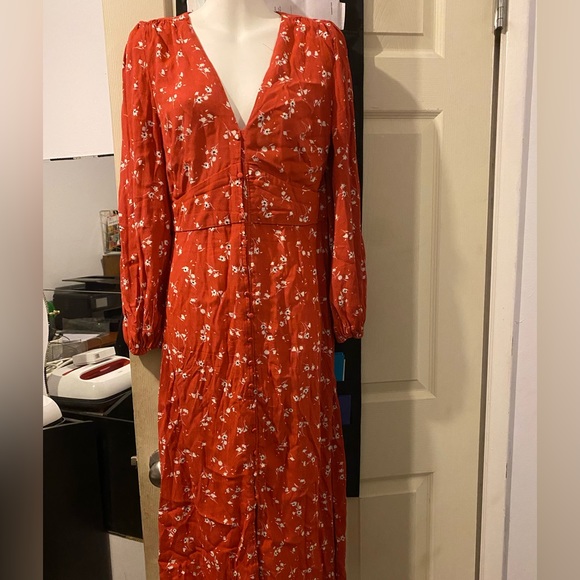 Dynamite floral midi dress - Picture 3 of 3